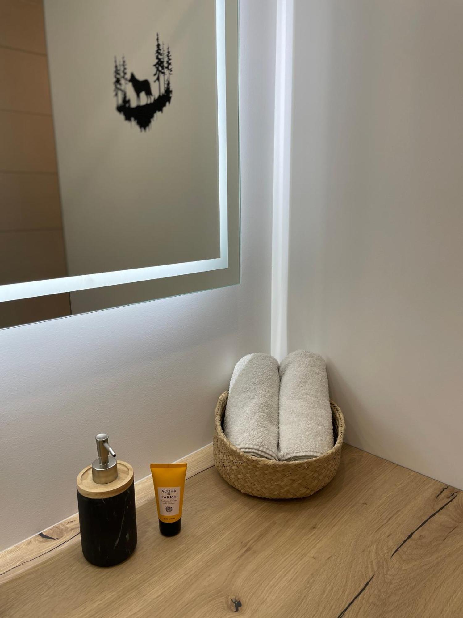 - La Meute Apartment
